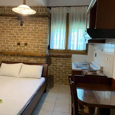 Alexandros Appartement Káto Loutrákion Buitenkant foto