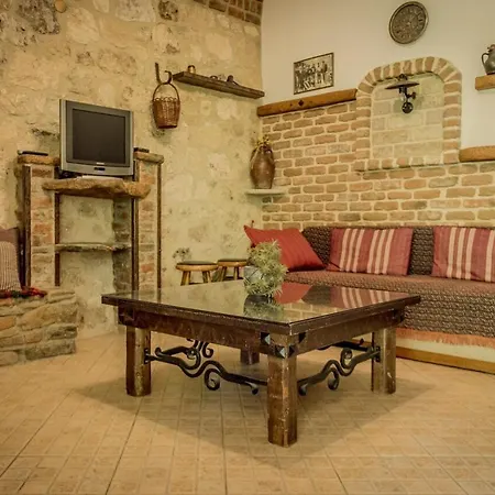 Alexandros Appartement Káto Loutrákion Buitenkant foto