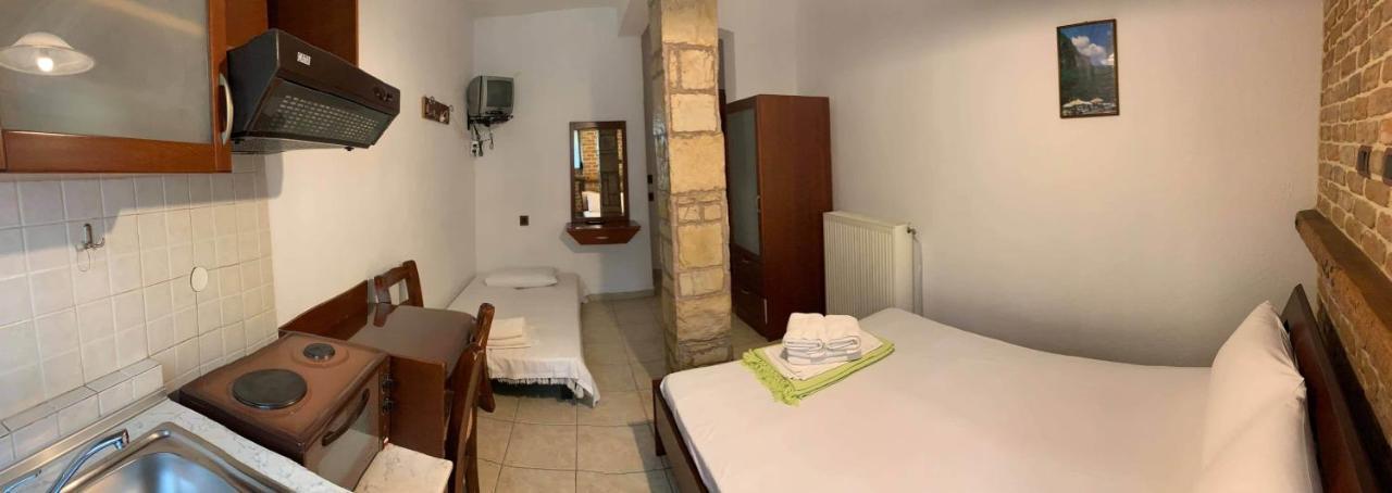 Alexandros Apartment *